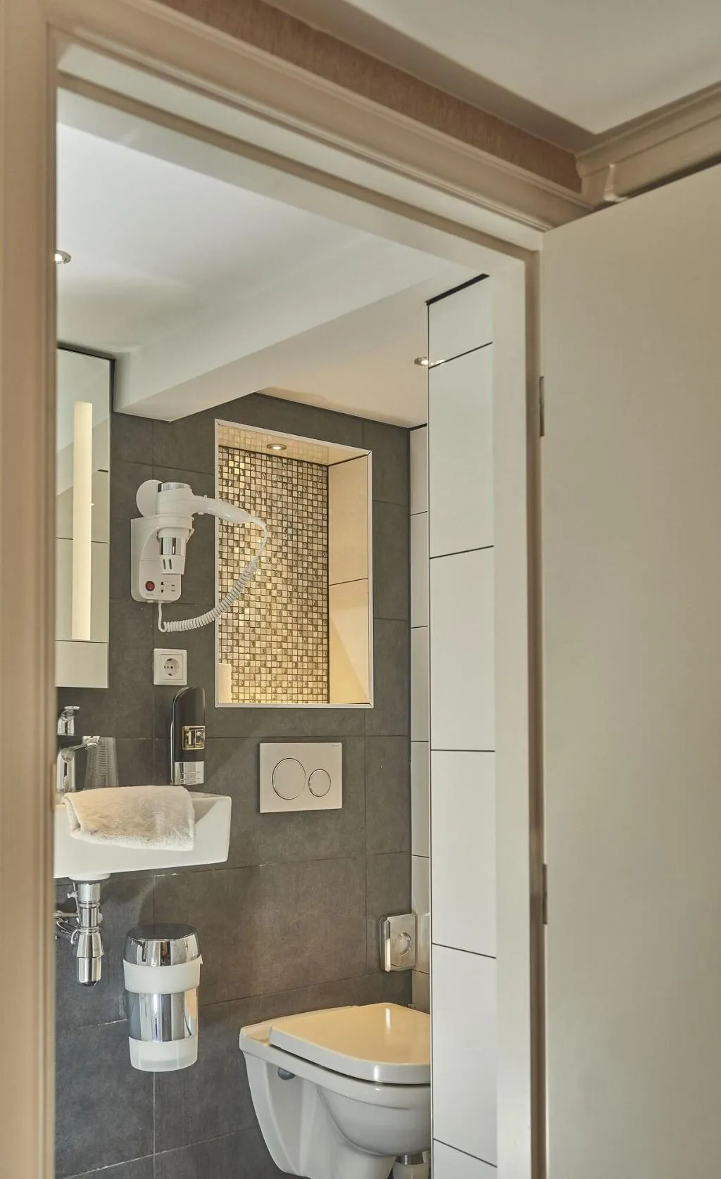 TWIN STANDARD Room, ITC Hotel, Amsterdam