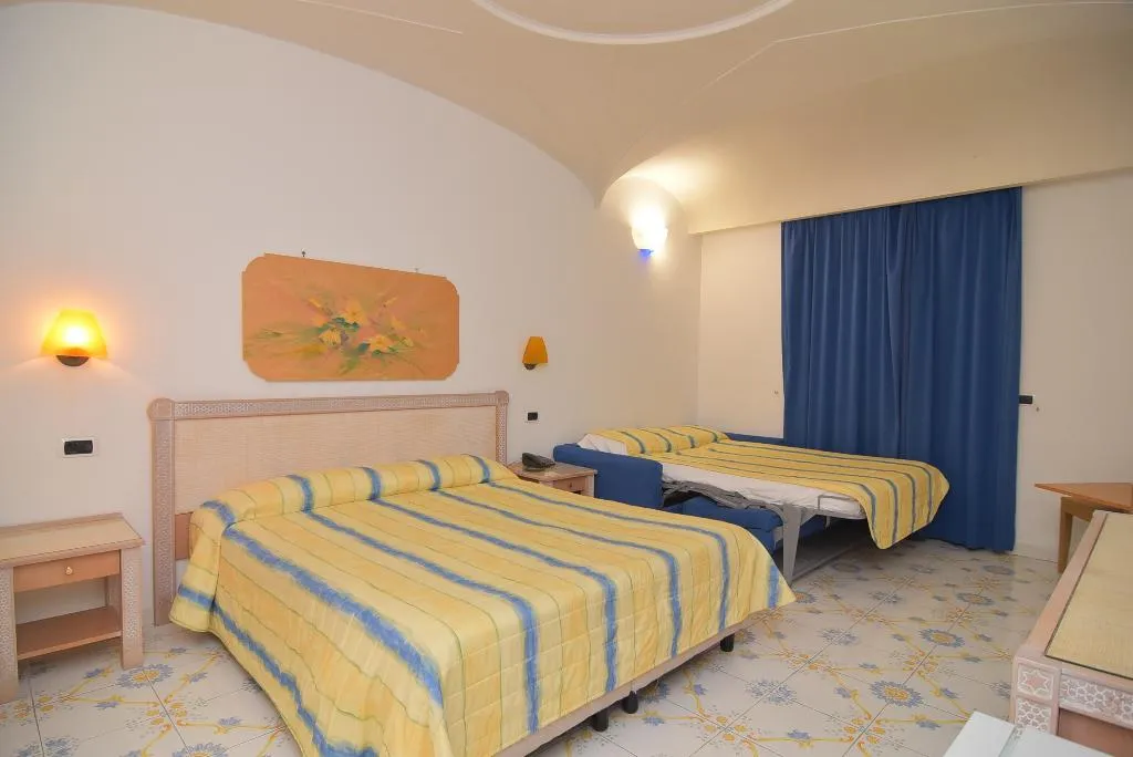 QUADRUPLE STANDARD Room, Hotel Oriente - Beach & Spa, Naples