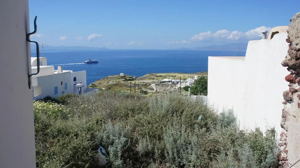 Room, Marcos Rooms, Santorini