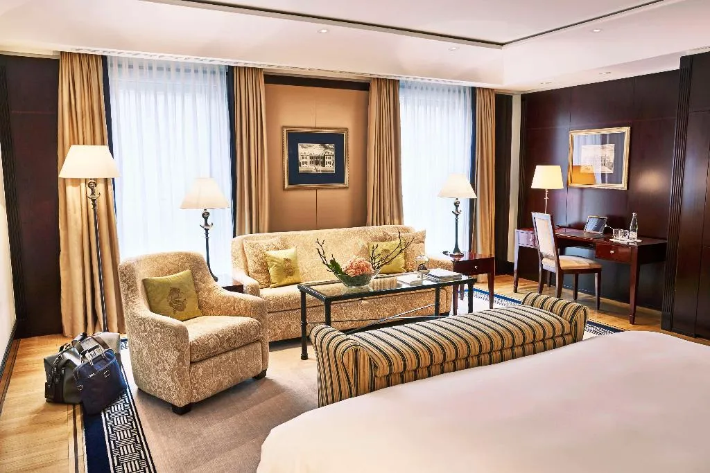 JUNIOR SUITE STANDARD Room, Adlon Kempinski Berlin, Berlin
