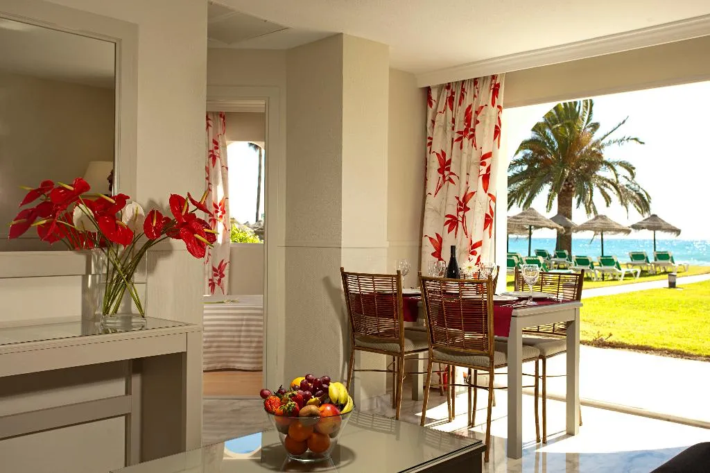 APARTMENT CAPACITY 6 TWO BEDROOMS Room, Ona Marinas de Nerja, Costa Del Sol