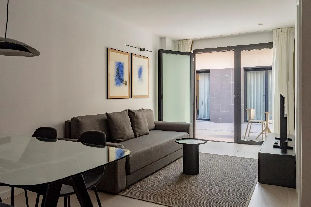 APARTMENT SUPERIOR Room, Europa Apartments, Barcelona