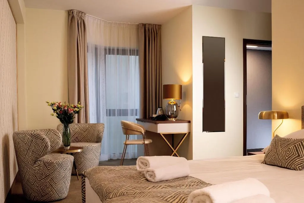 APARTMENT TWO BEDROOMS Room, Xerion Hotel, Krakow