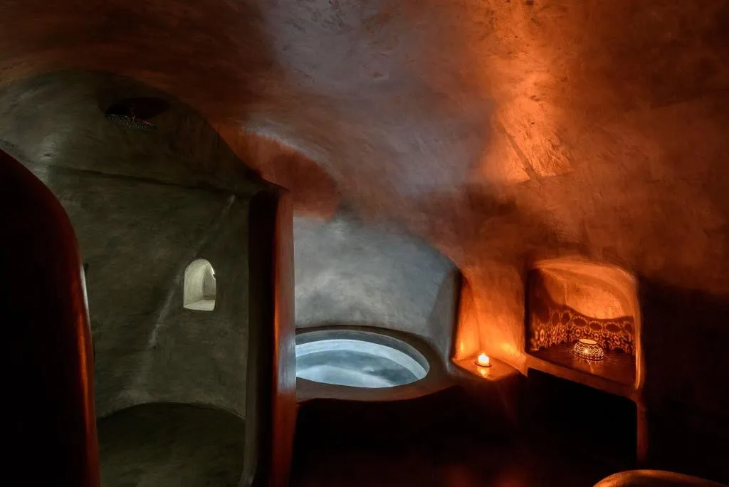 SUITE WITH JACUZZI Room, Kapari Natural Resort - member of Unique Lodges Na, Santorini