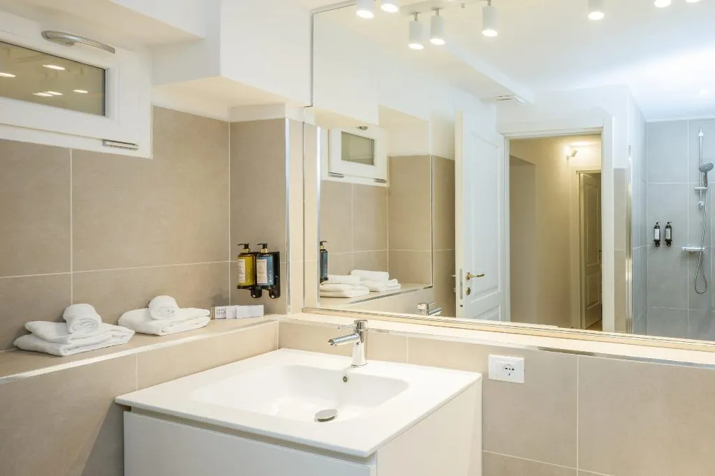 APARTMENT ONE BEDROOM TWO BATHROOMS Room, Palazzo Paruta, Venice