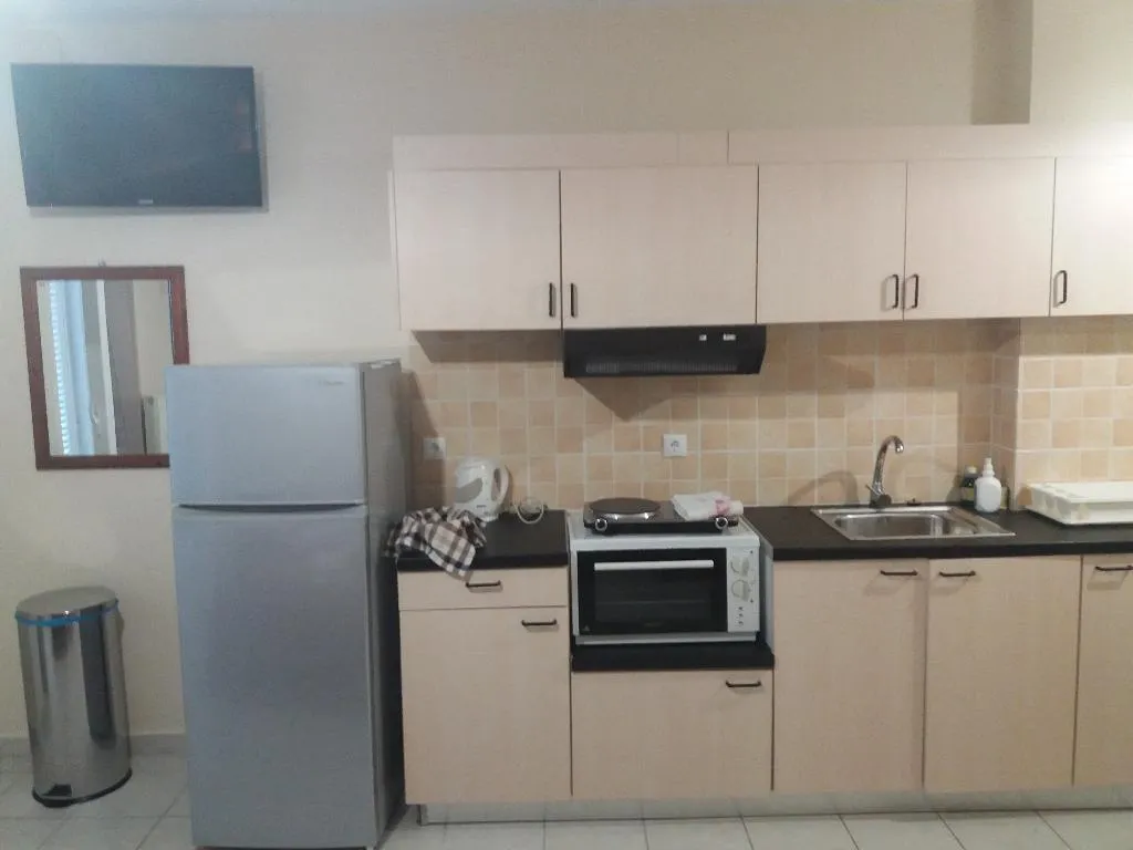 STUDIO CAPACITY 2 Room, Harbour View, Kalamata