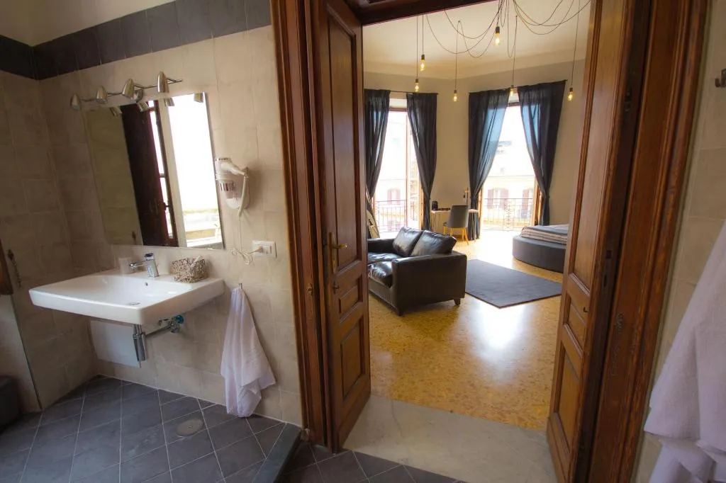 Room, Sanfelice, Naples