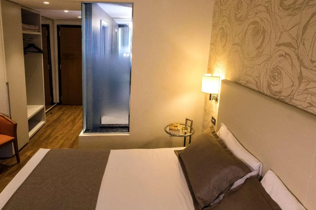 DOUBLE QUEEN SIZE BED Room, Best Western Hotel City, Milan