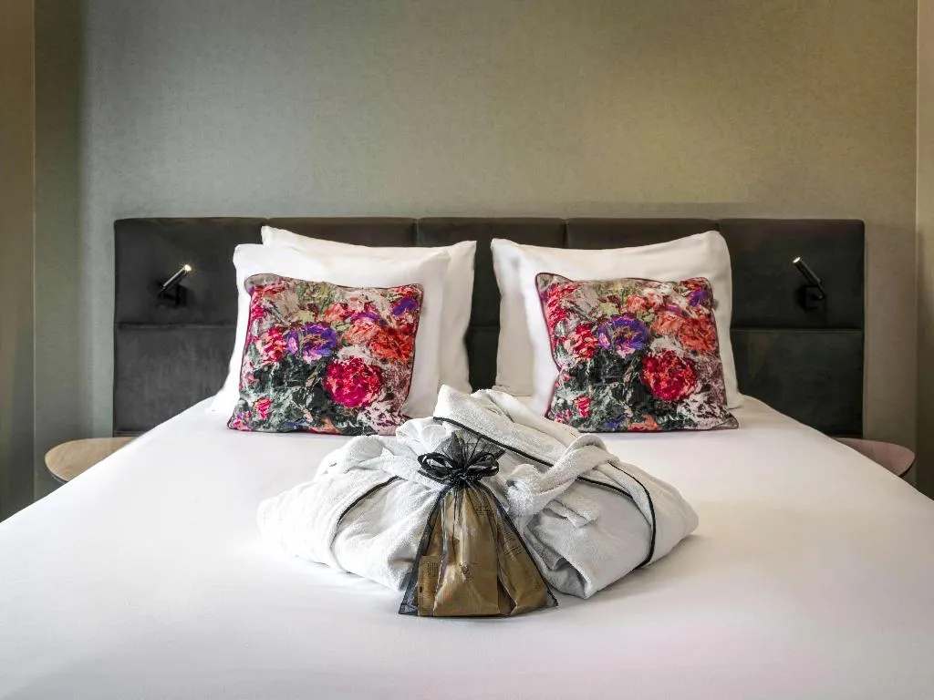 DOUBLE WITH DOUBLE BED Room, Mercure Hotel Amsterdam Sloterdijk Station, Amsterdam
