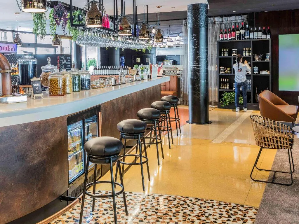 Bar, Novotel Barcelona Cornella, Barcelona