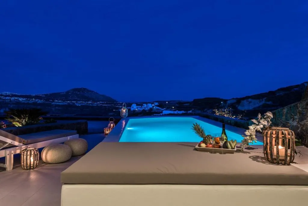 Room, Elements of Caldera Suites, Santorini