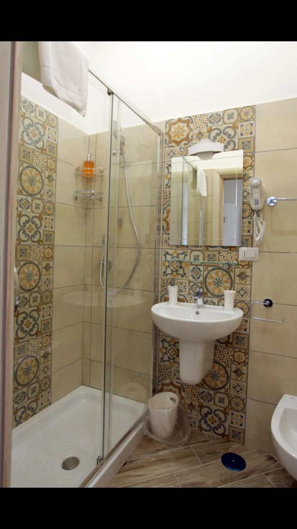 Room, B B Alla Ferrovia, Naples