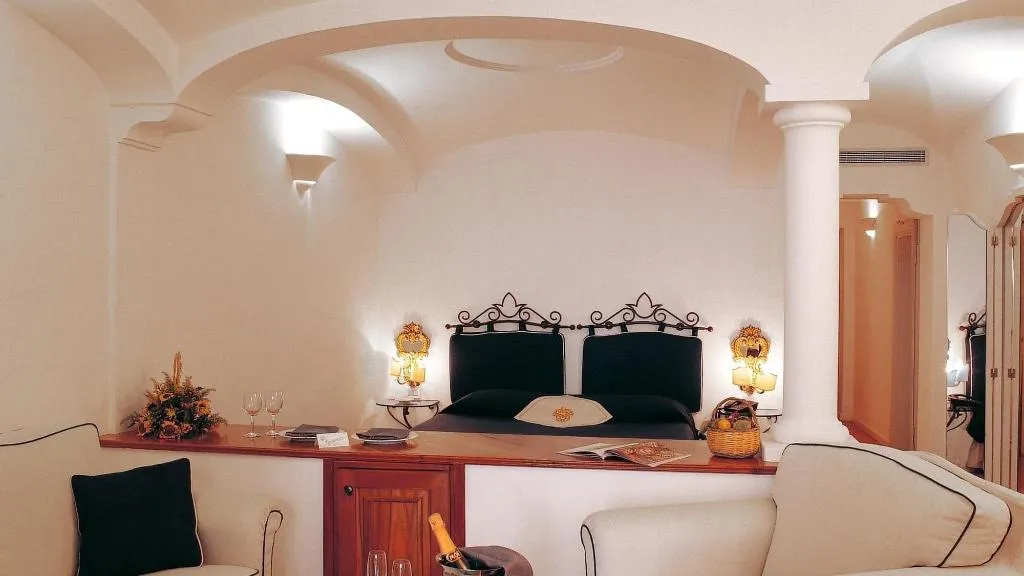 Room, Covo dei Saraceni, Naples