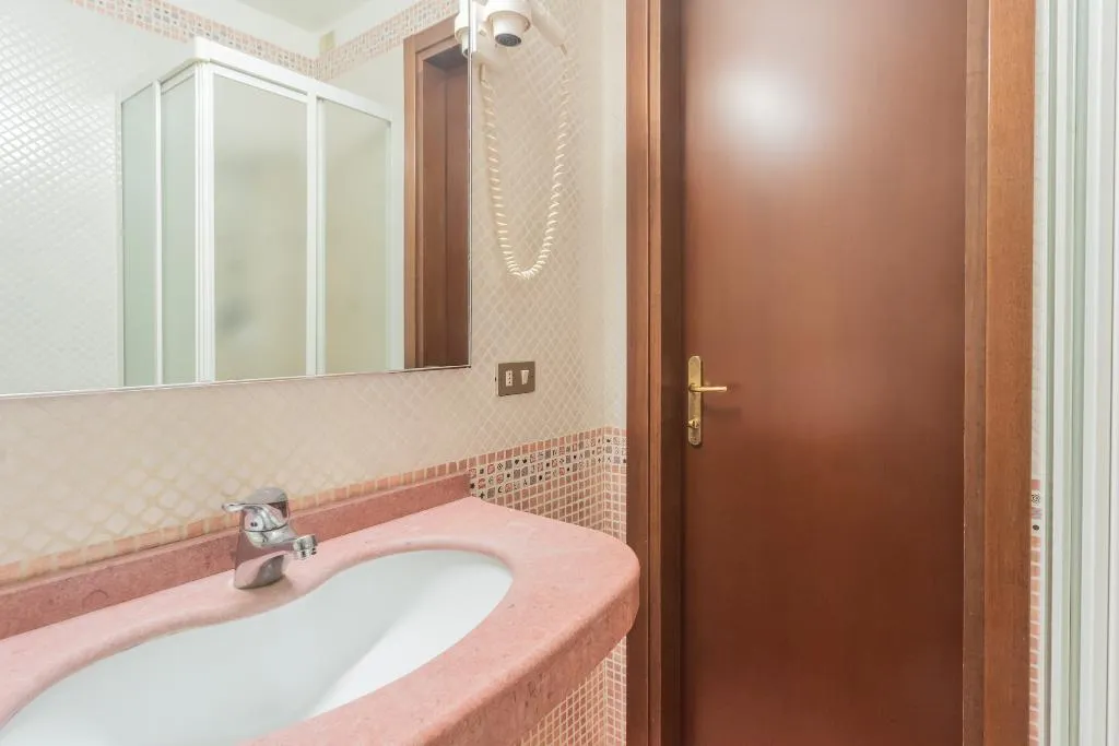 DOUBLE SUPERIOR Room, Polo, Milan