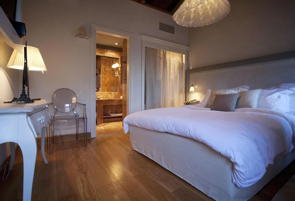 DOUBLE QUEEN SIZE BED Room, Kinsterna Hotel, Kalamata