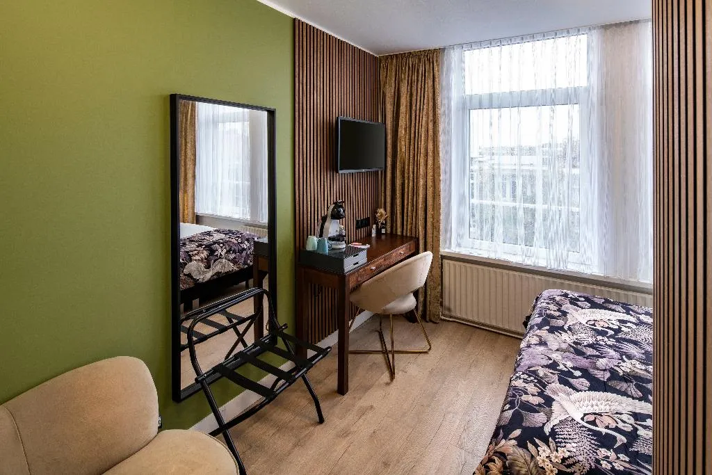 Double or Twin STANDARD Room, Hotel Jupiter, Amsterdam
