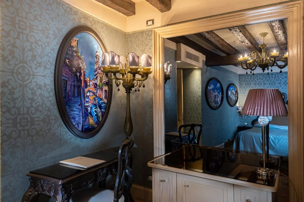 Double or Twin SUPERIOR Room, Palazzetto Madonna, Venice