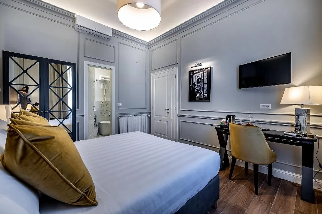 DOUBLE SUPERIOR Room, Hotel Ungherese Small Luxury Hotel, Florence