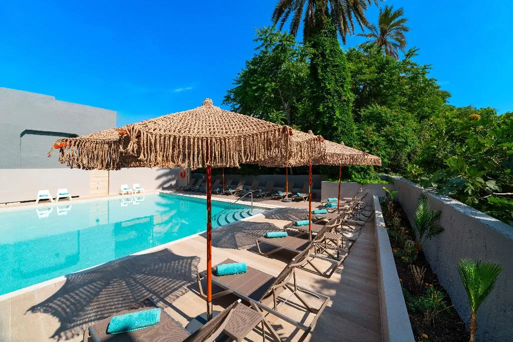 Pool, Amphitryon city hotel, Rhodes