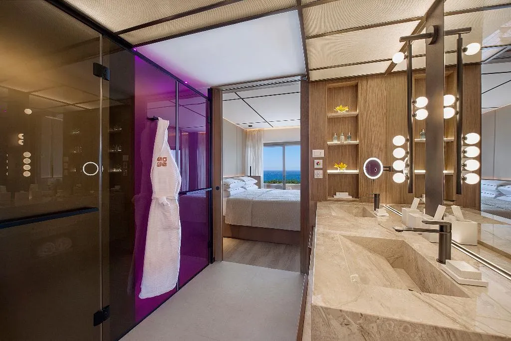 SUITE SUPERIOR Room, Four Seasons Hotel, Cyprus