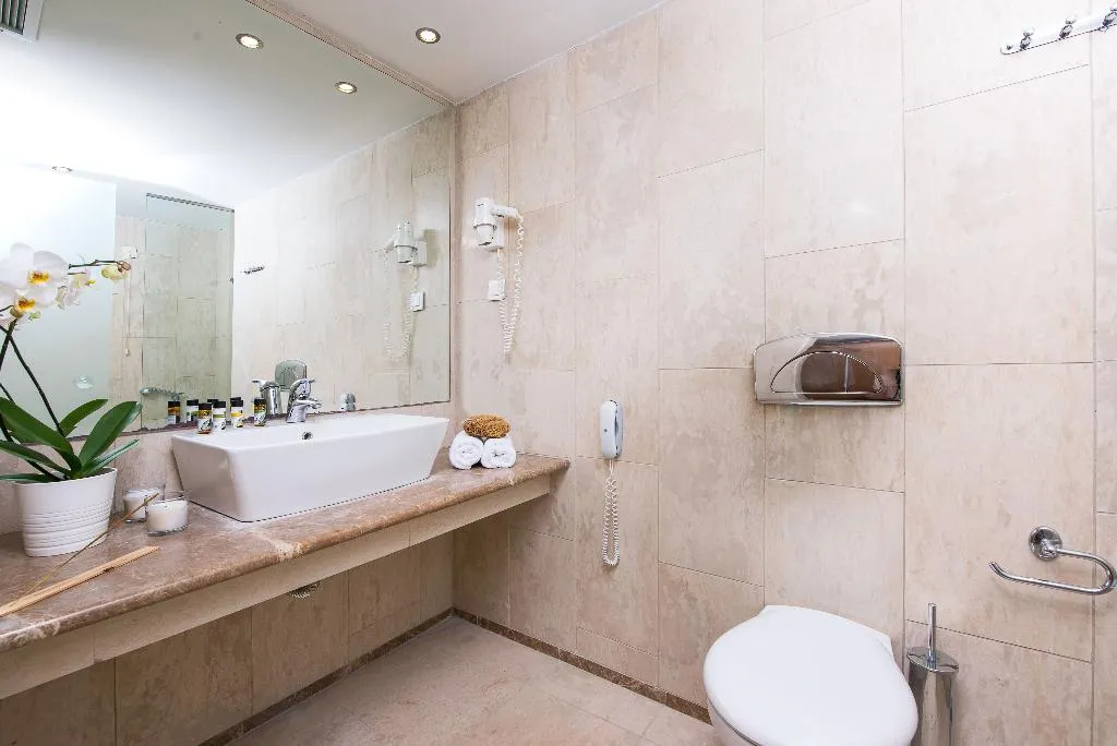 Double or Twin DELUXE SIDE SEA VIEW Room, Kassandra Palace SeaSide Resort, Halkidiki