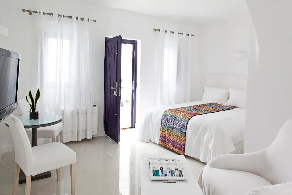 JUNIOR SUITE SEA VIEW Room, Katikies Chromata Santorini - The Leading Hotels, Santorini