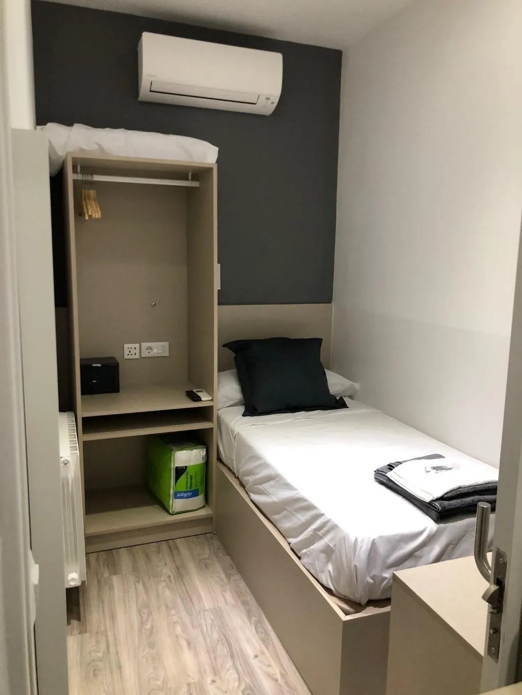 Room, Hostalin Madrid Atocha, Madrid