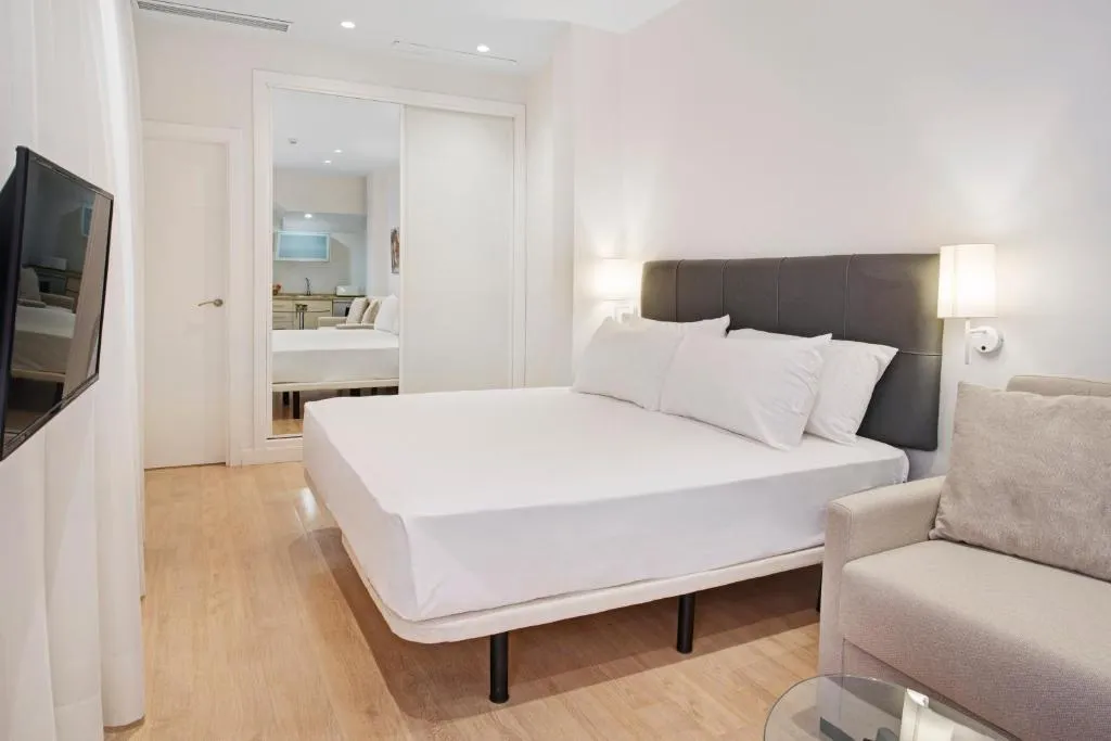 APARTMENT CAPACITY 2 ONE BEDROOM Room, Apartamentos Metrópolis Sevilla, Seville