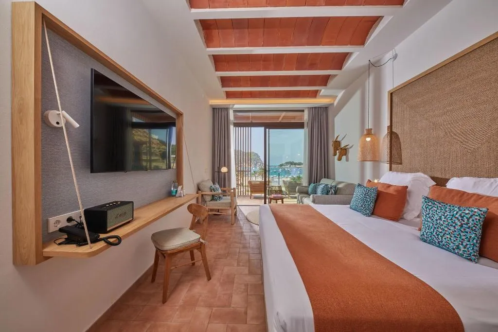 Room, Cala San Miguel Ibiza Res, Curio Colllec by Hilton, Ibiza