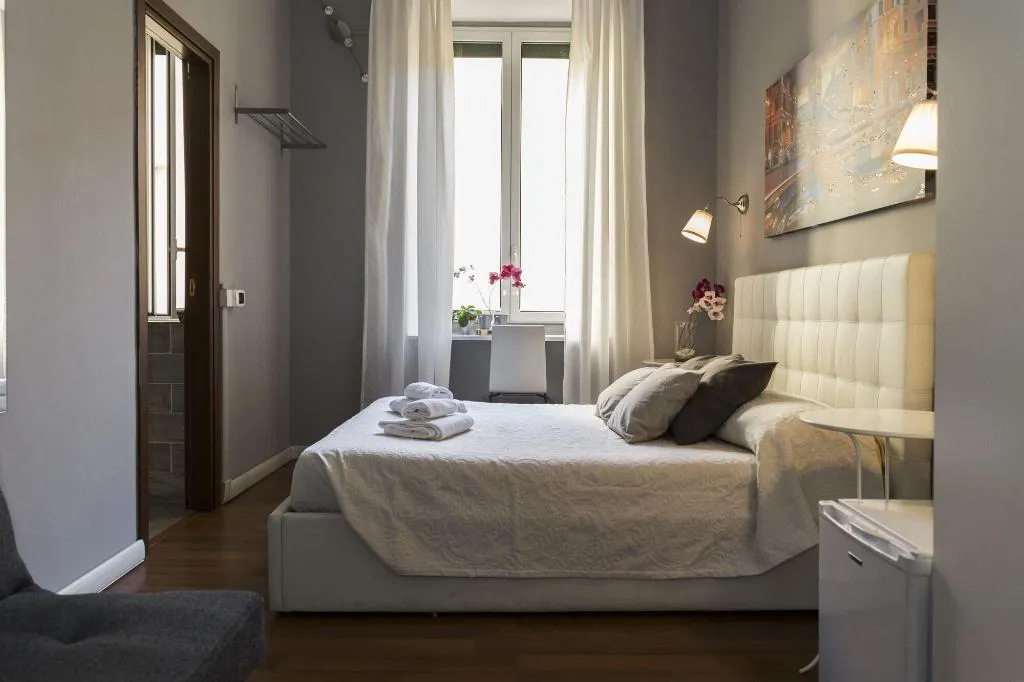 Room, Dulcis In Fundo, Rome