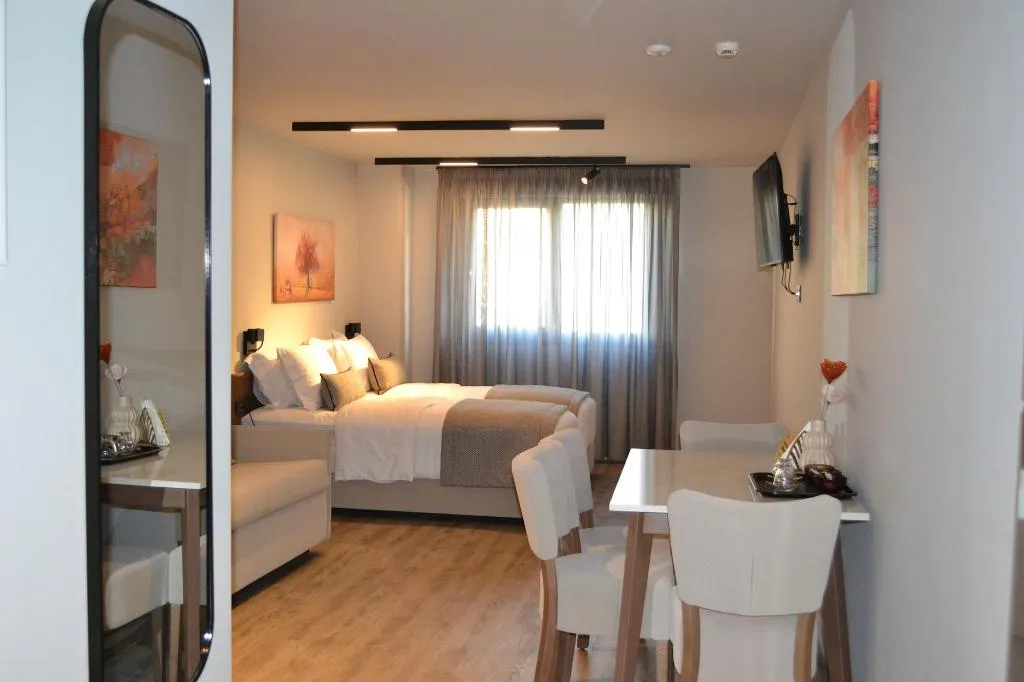 Room, Athens 507, Athens
