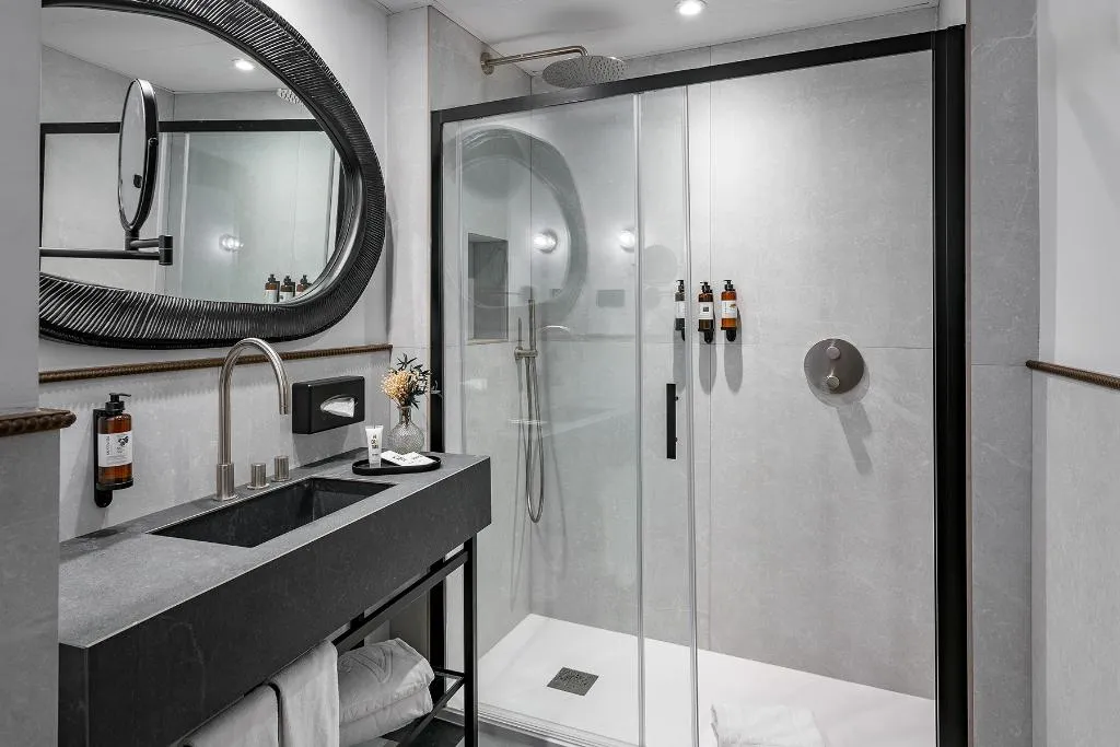 DOUBLE STANDARD Room, Vincci Soho, Madrid