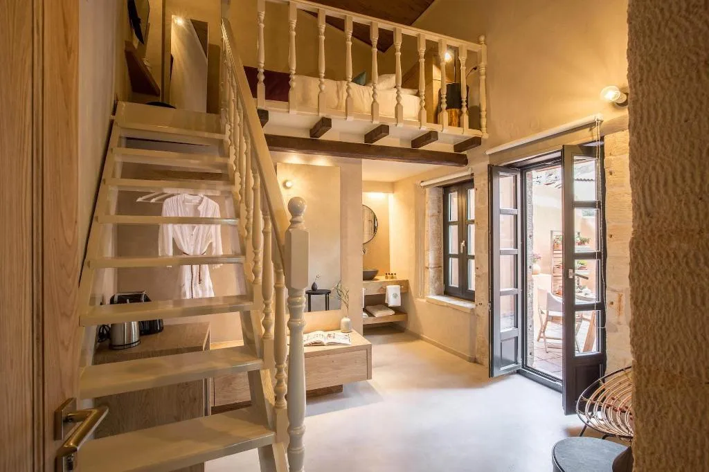 Room, J&G Suites, Crete