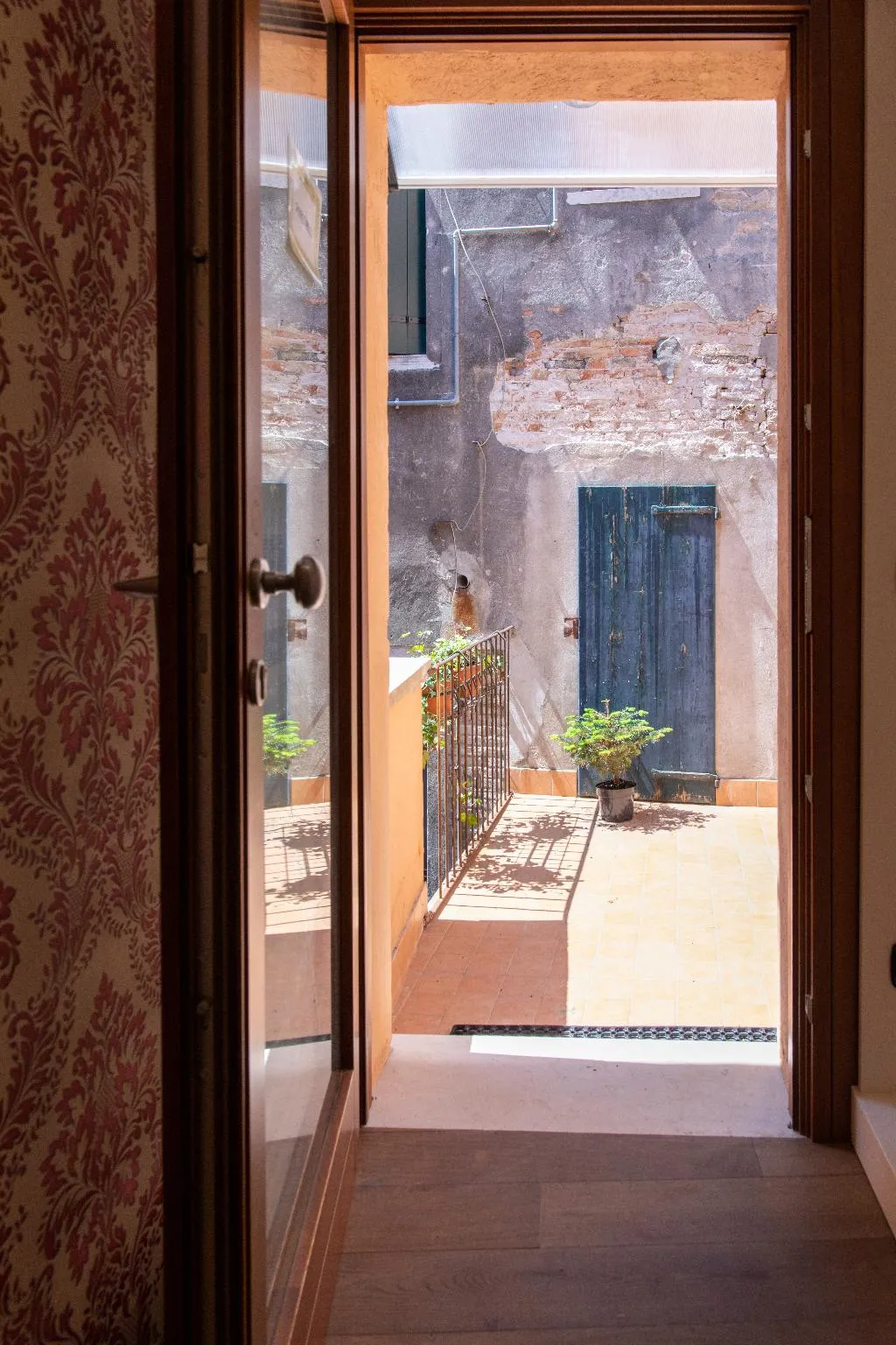 Double or Twin CANAL VIEW Room, Charming Palace Santa Fosca, Venice