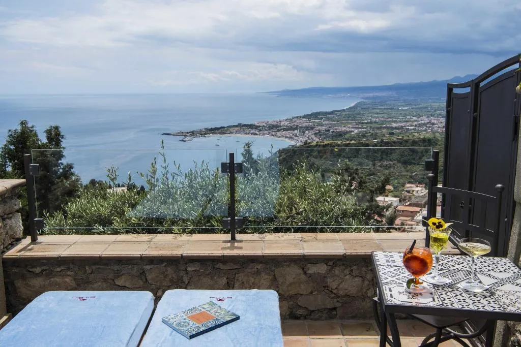 Room, Villa Ducale, Taormina