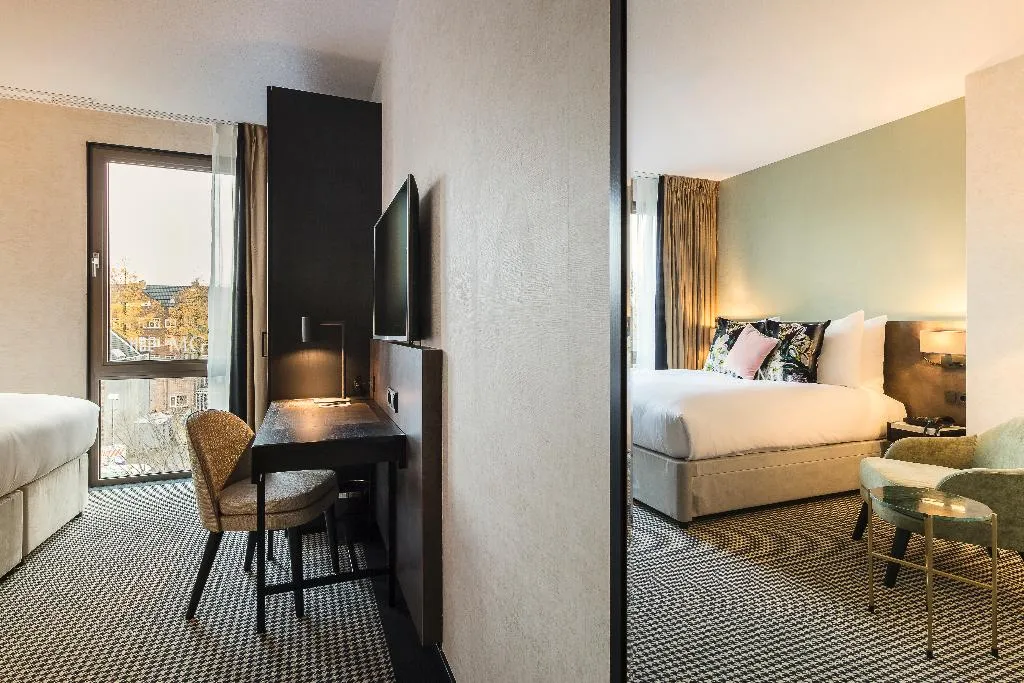 DOUBLE CANAL VIEW Room, Monet Garden Hotel Amsterdam, Amsterdam