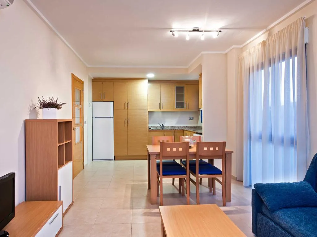 APARTMENT CAPACITY 6 TWO BEDROOMS Room, Alicante Hills Apartamentos Turisticos, Costa Blanca