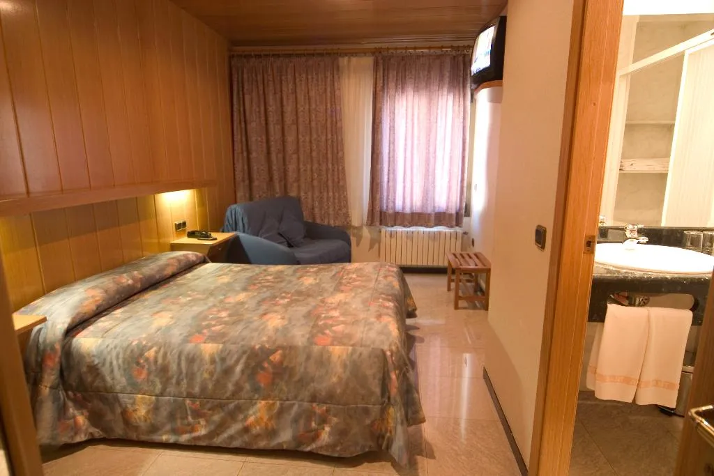 Double or Twin STANDARD Room, Sant Antoni, Barcelona