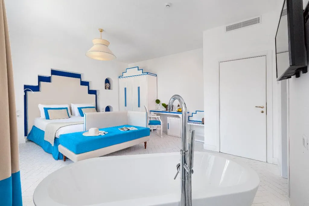 Room DELUXE PREMIER Room, Alimuri Bay Resort, Naples