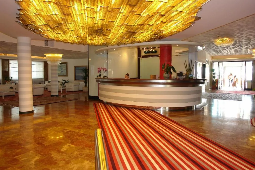 Lobby, Cesare Augustus, Venice