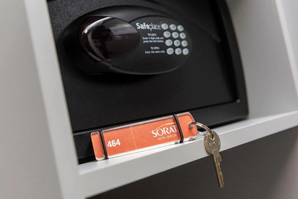 TWIN SUPERIOR WITH VIEWS Room, SORAT Hotel Berlin, Berlin