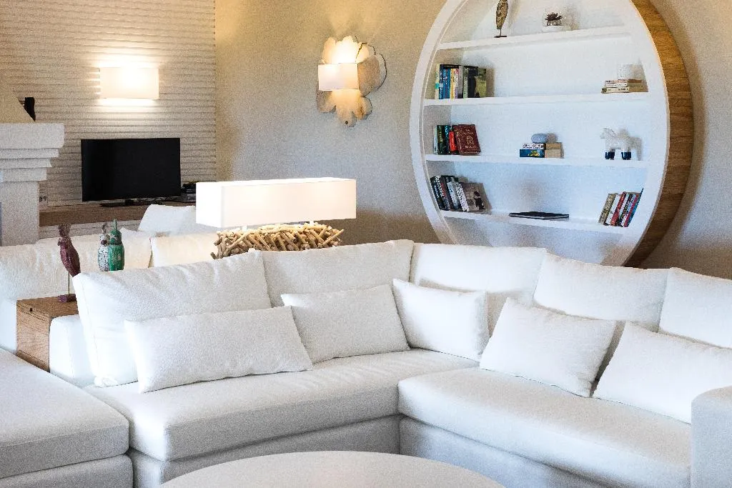 VILLA SIX BEDROOMS WITH PRIVATE POOL Room, Shantivillas, Algarve