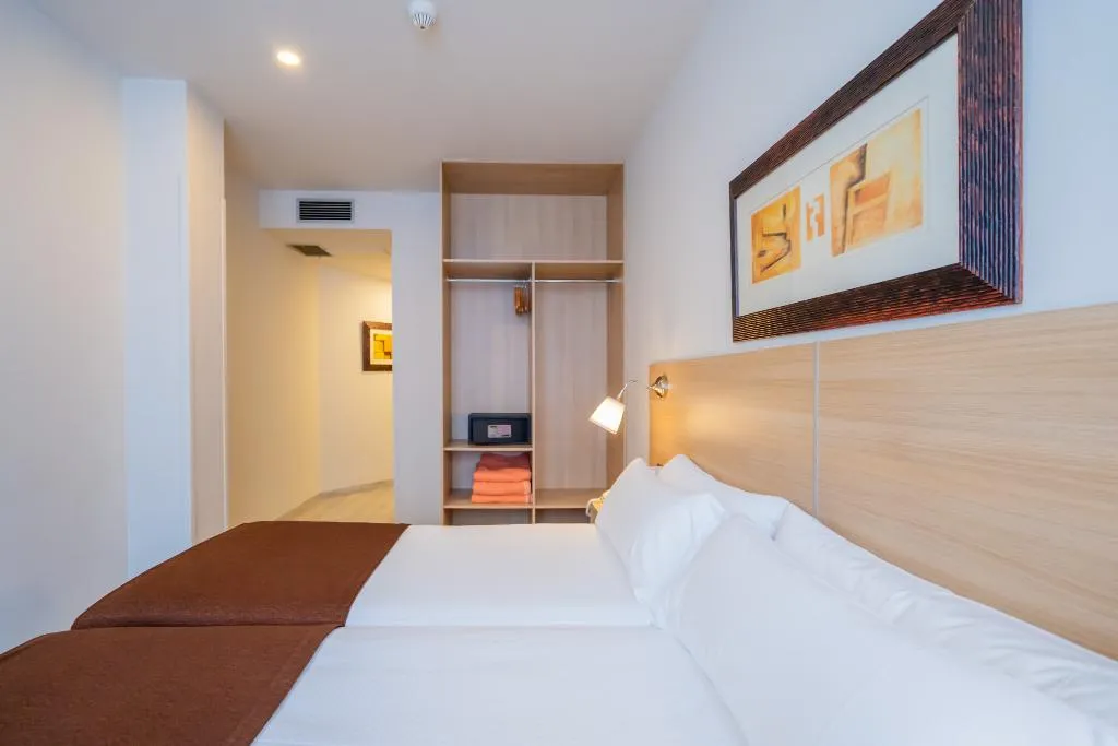 QUADRUPLE STANDARD Room, Glories, Barcelona