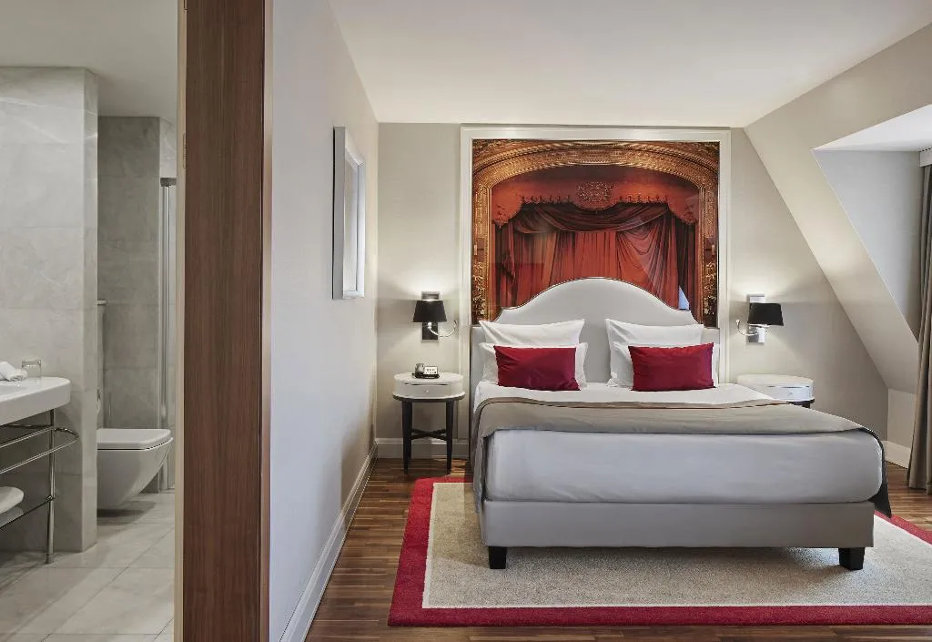 JUNIOR SUITE STANDARD Room, Titanic Gendarmenmarkt Berlin, Berlin