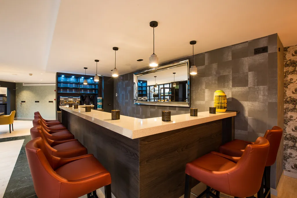 Bar, Leonardo Hotel Madrid City Center, Madrid