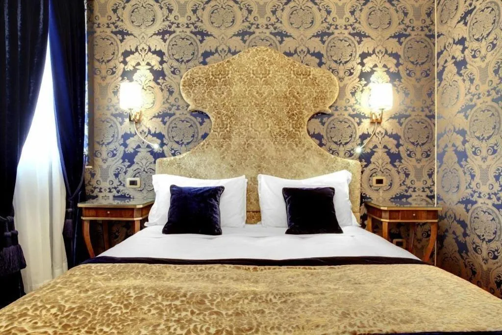 Room RUN OF HOUSE Room, Casanova, Venice