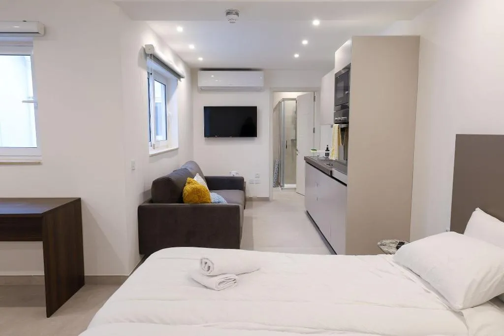Room, The Central Guesthouse, Malta