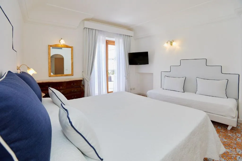 QUADRUPLE SEA VIEW WITH TERRACE Room, Hotel Conca D'Oro, Naples