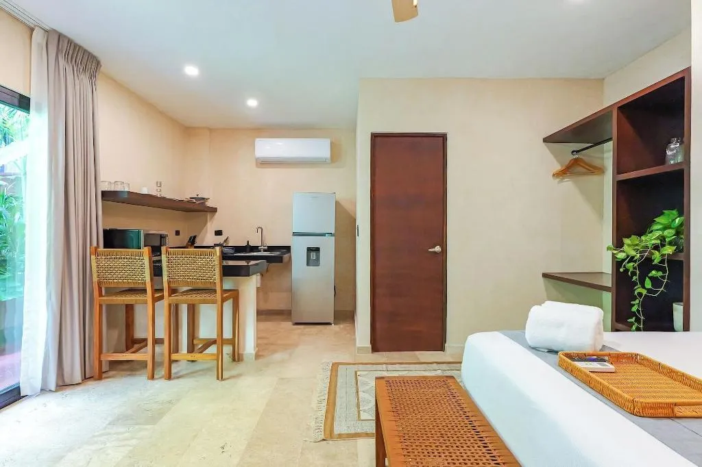 Room, Calea Tulum, Cancun Area