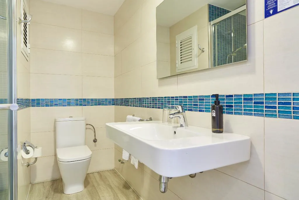 DOUBLE DELUXE TWO BEDS Room, Invisa Hotel Es Pla, Ibiza